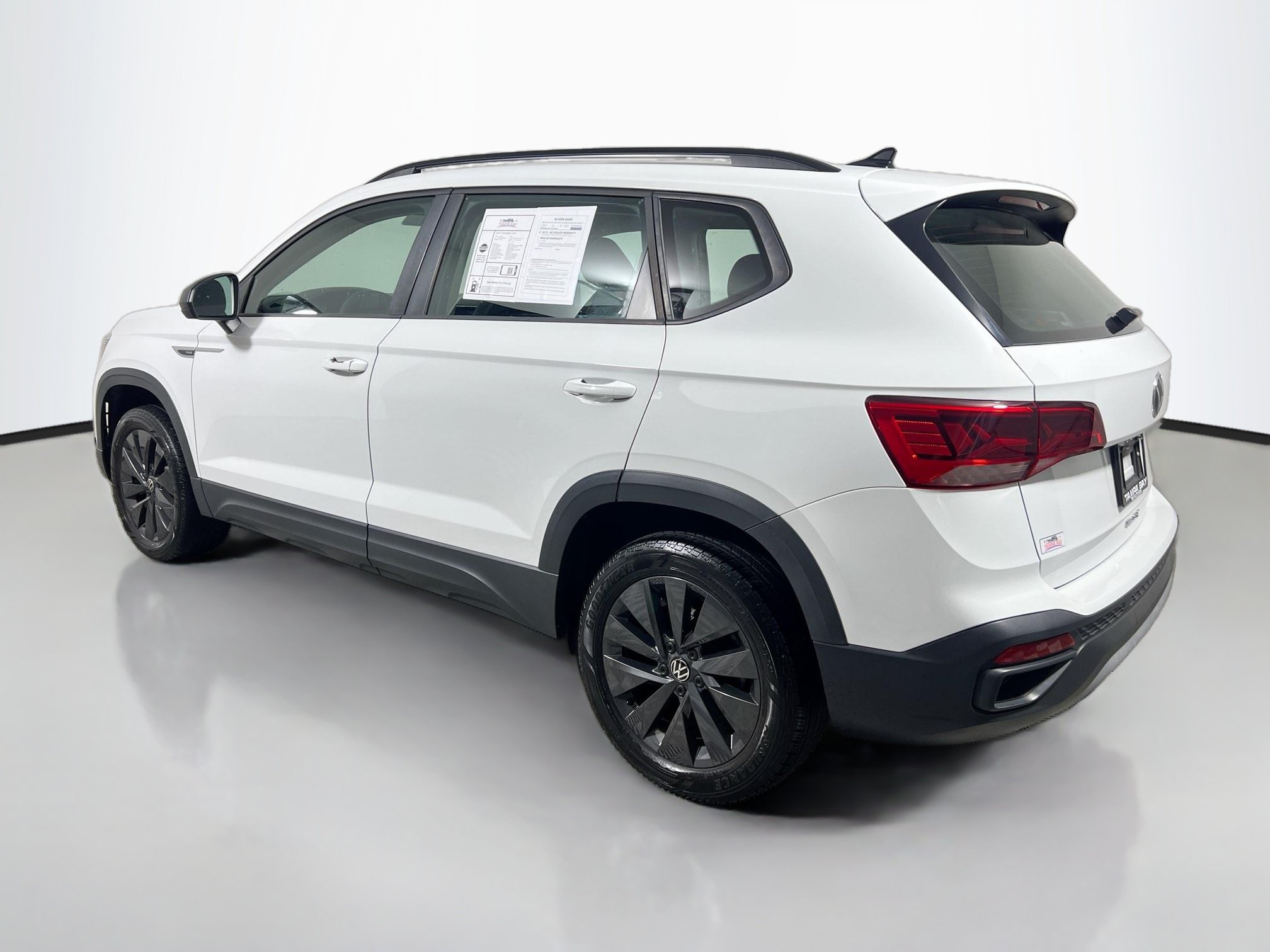 Used 2024 Volkswagen Taos S FWD image 8
