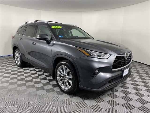 Used 2023 Toyota Highlander Limited