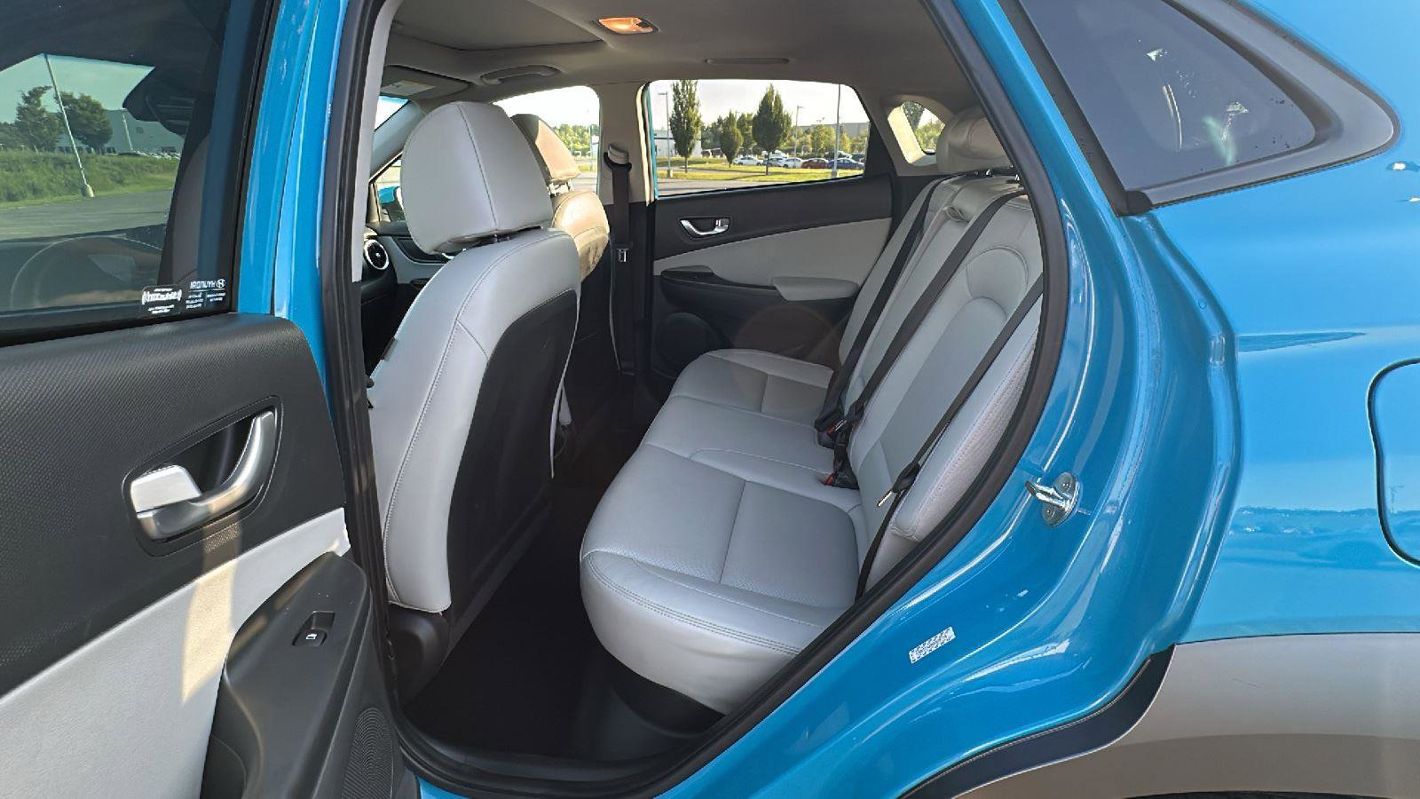 Certified 2022 Hyundai Kona Limited w/ Cargo Package image 23