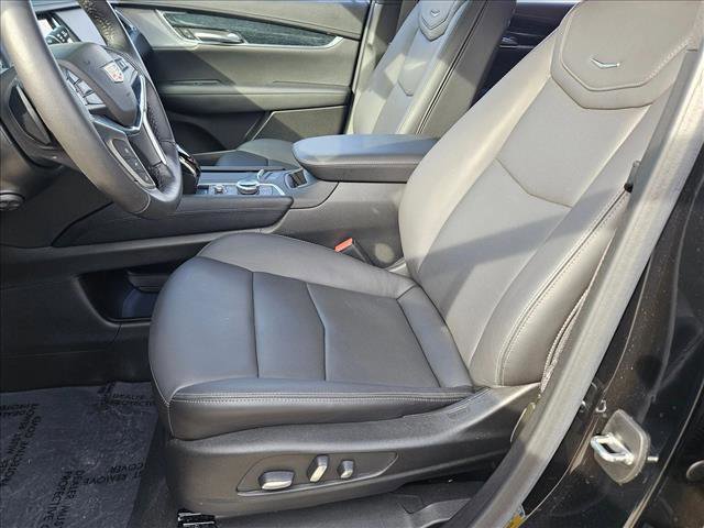 Used 2024 Cadillac XT5 Premium Luxury w/ Technology Package image 16