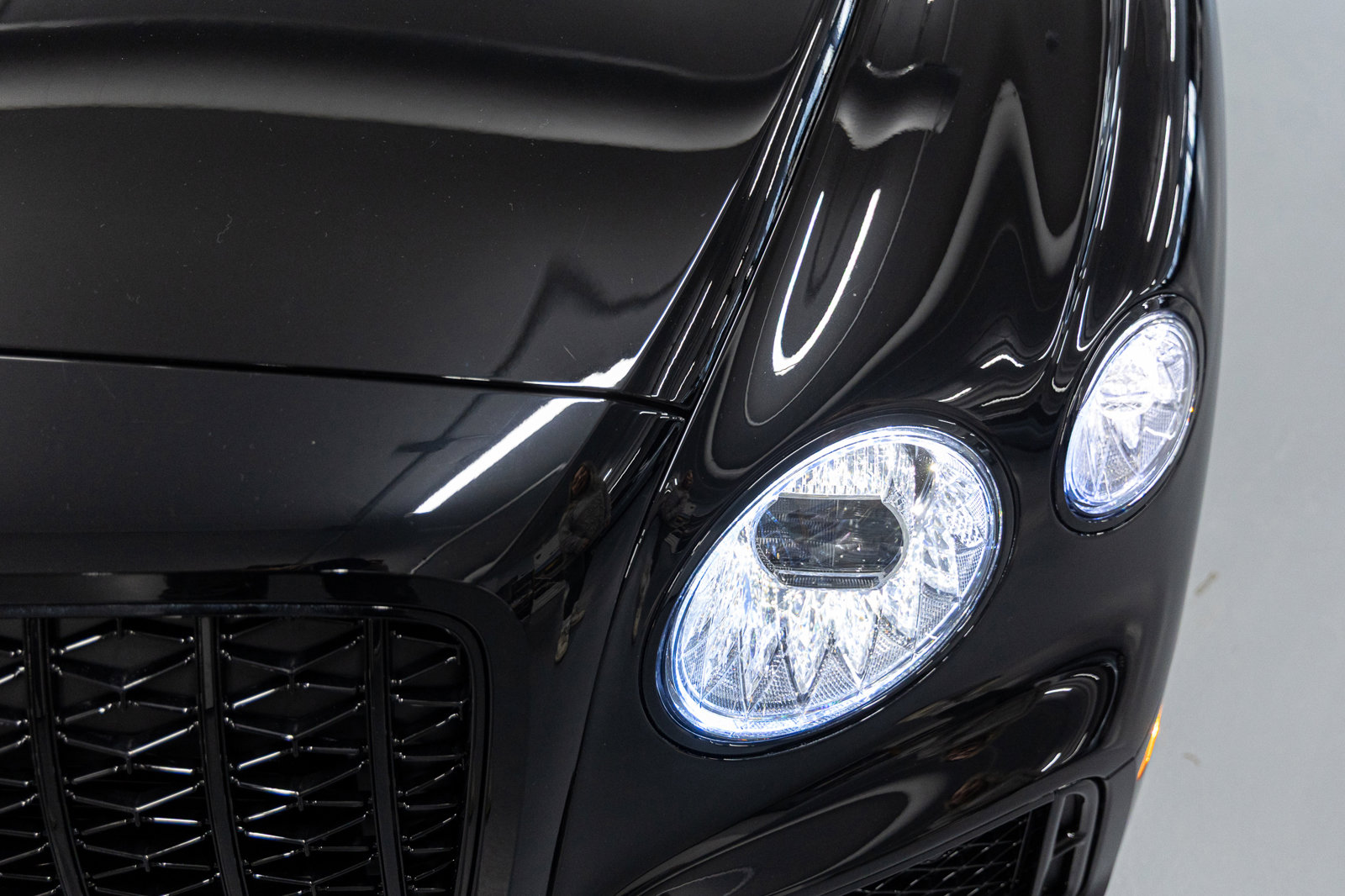 New 2026 Bentley Flying Spur Plug-In Hybrid AWD/4WD image 11