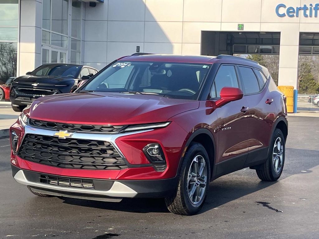 Certified 2024 Chevrolet Blazer LT w/ Convenience Package FWD image 3