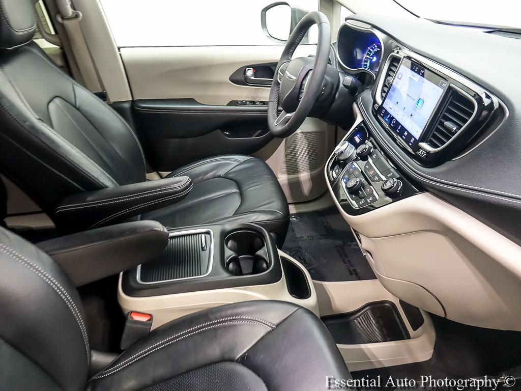 Used 2022 Chrysler Pacifica Touring-L FWD image 22