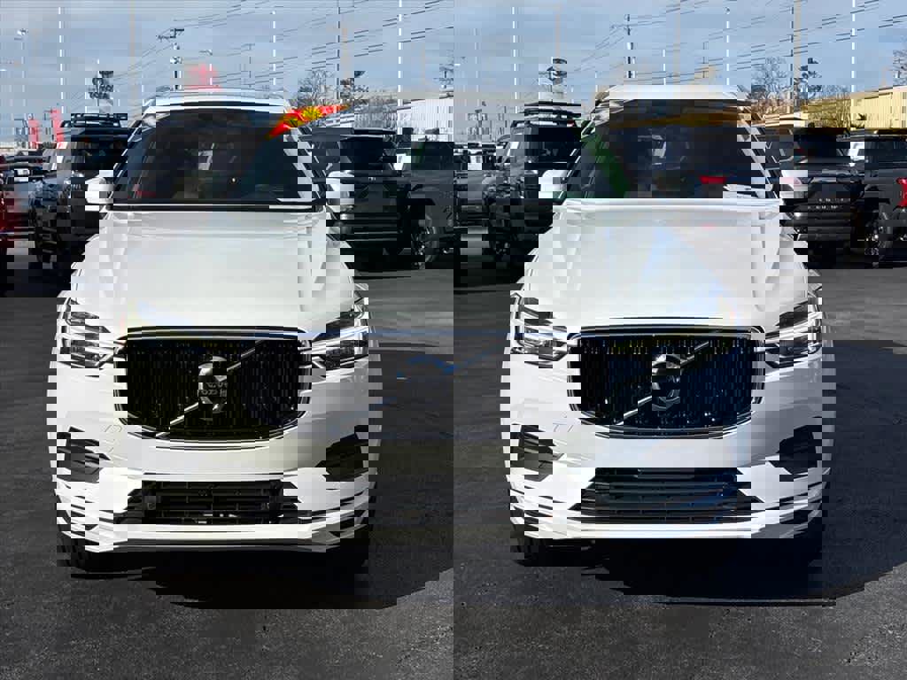 Used 2018 Volvo XC60 T6 Momentum w/ Convenience Package image 24