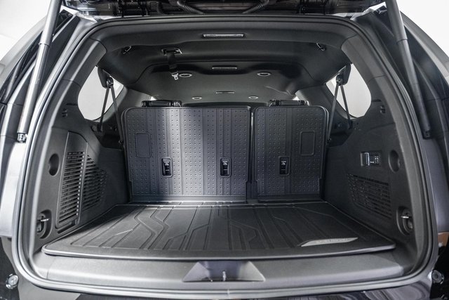 New 2026 Chevrolet Suburban Premier image 9