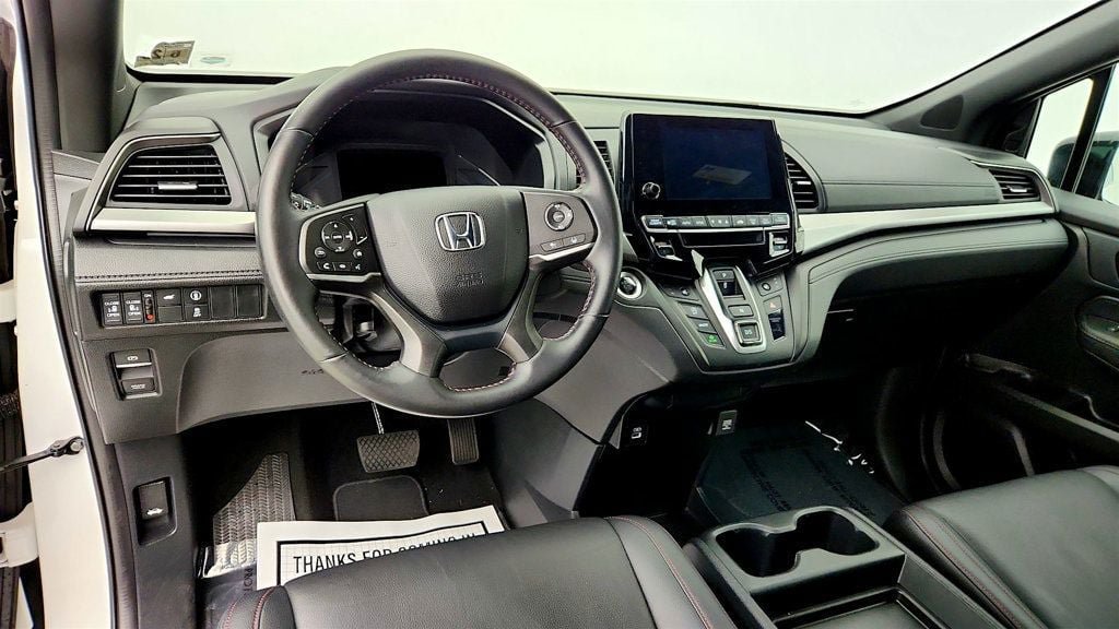 Used 2023 Honda Odyssey Sport image 14