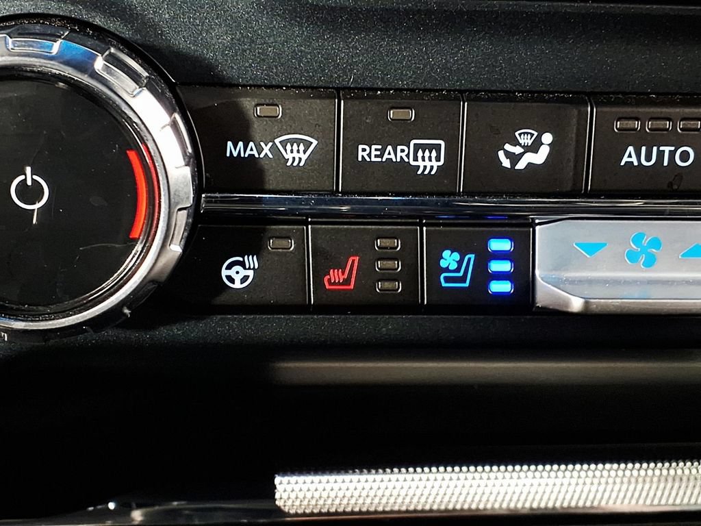Used 2025 Ford F150 Lariat AWD/4WD image 15