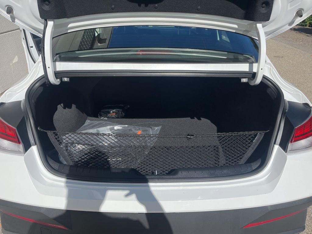 Used 2025 Hyundai Elantra SEL image 12