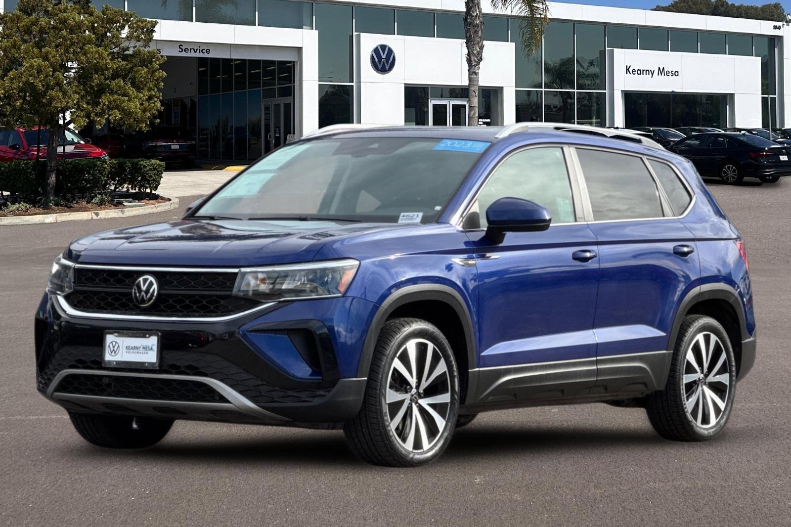 Used 2023 Volkswagen Taos SE w/ Panoramic Sunroof Package image 8