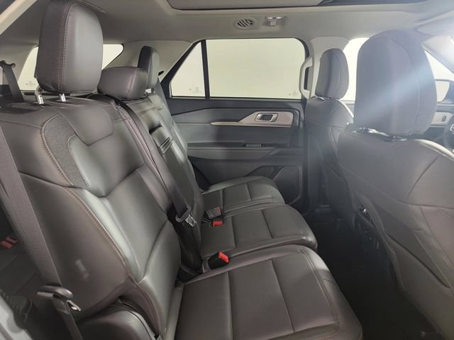 Used 2025 Ford Explorer Active w/ Active Comfort Package AWD/4WD image 17