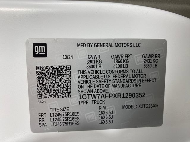 Certified 2024 GMC Savana 2500 w/ Driver Convenience Package RWD image 28