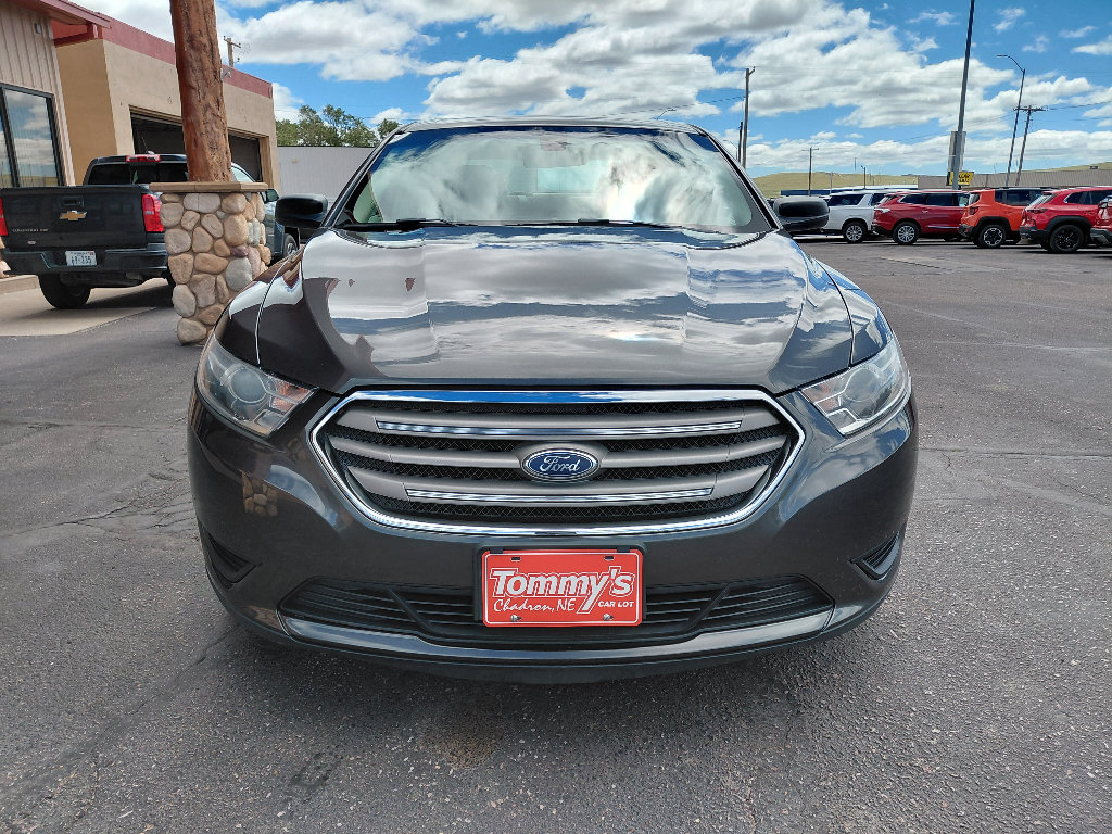 Used 2018 Ford Taurus SE FWD image 3
