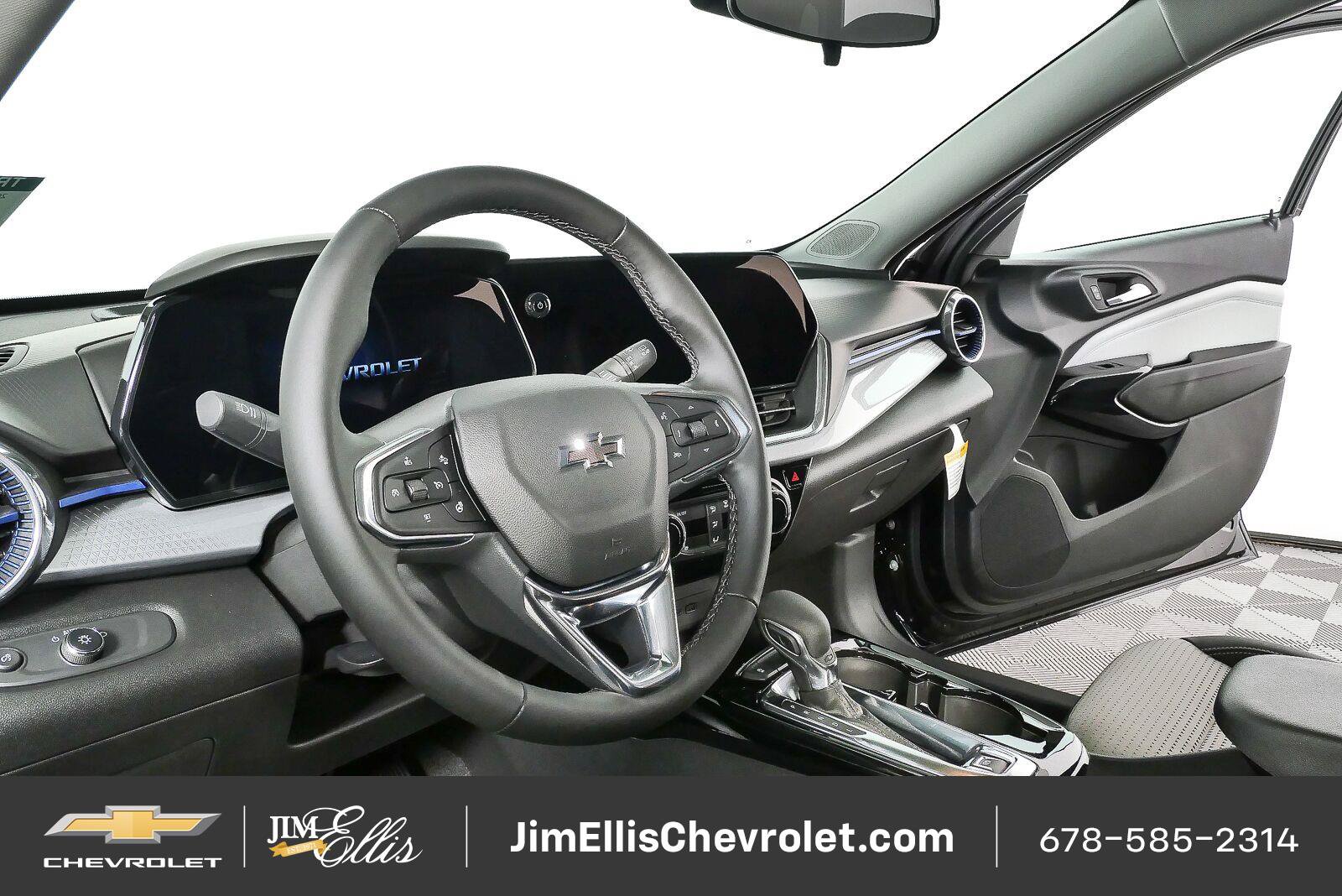 New 2026 Chevrolet Trax LT w/ Driver Confidence Package FWD image 4