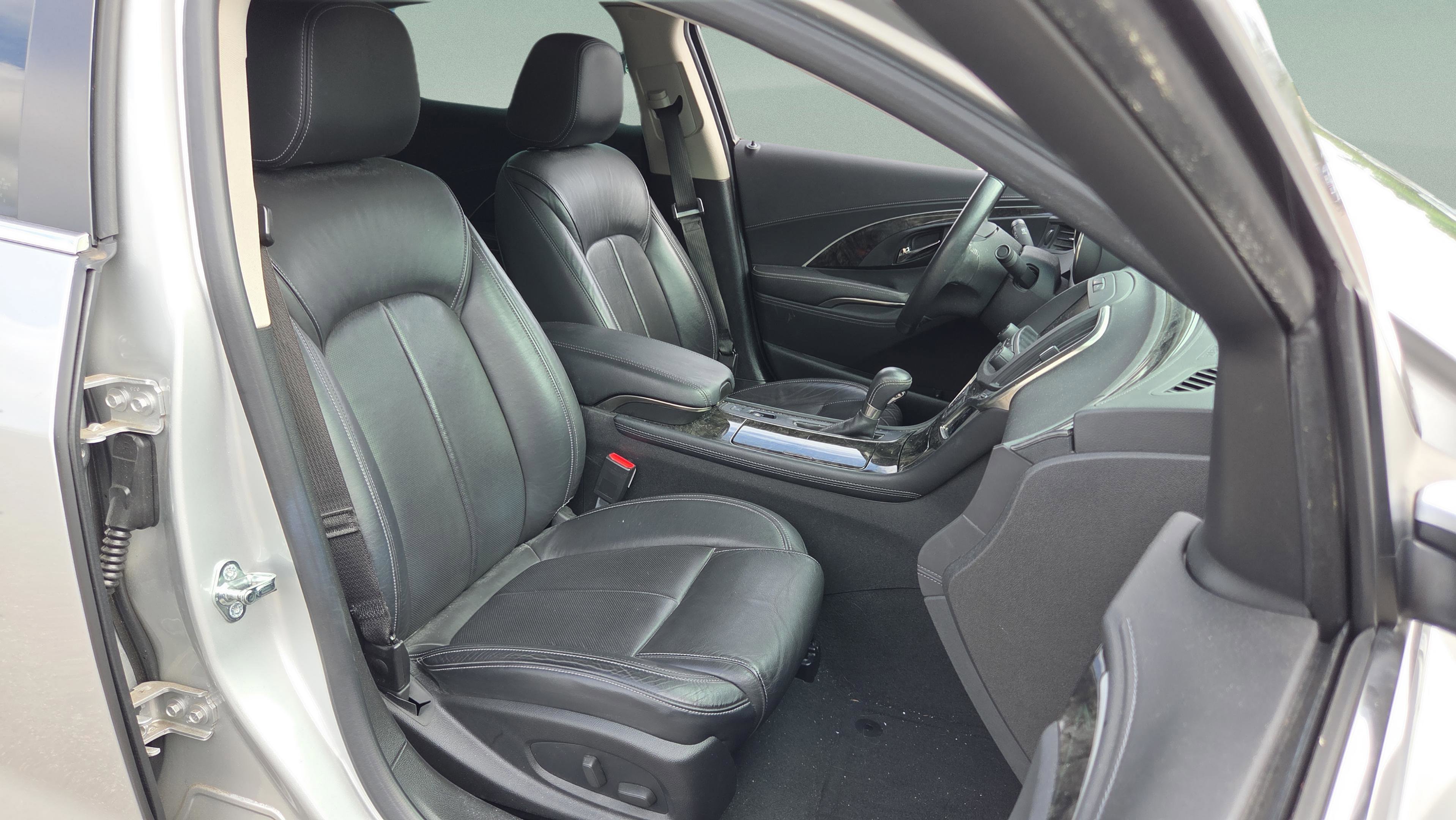 Used 2015 Buick LaCrosse Premium w/ Driver Confidence Package #1 FWD image 15