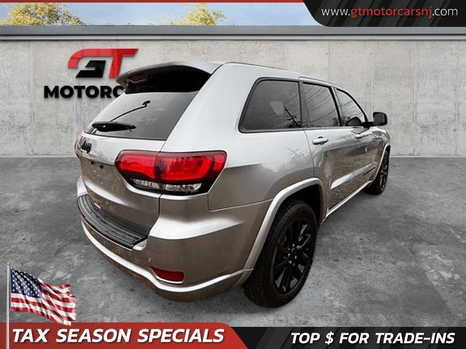 Used 2018 Jeep Grand Cherokee Altitude RWD image 5