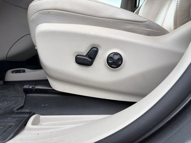 Used 2018 Chrysler Pacifica Touring-L image 8