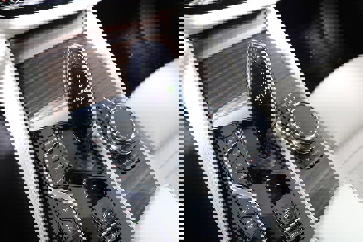 Used 2023 BMW 530e 530e w/ M Sport Package image 23