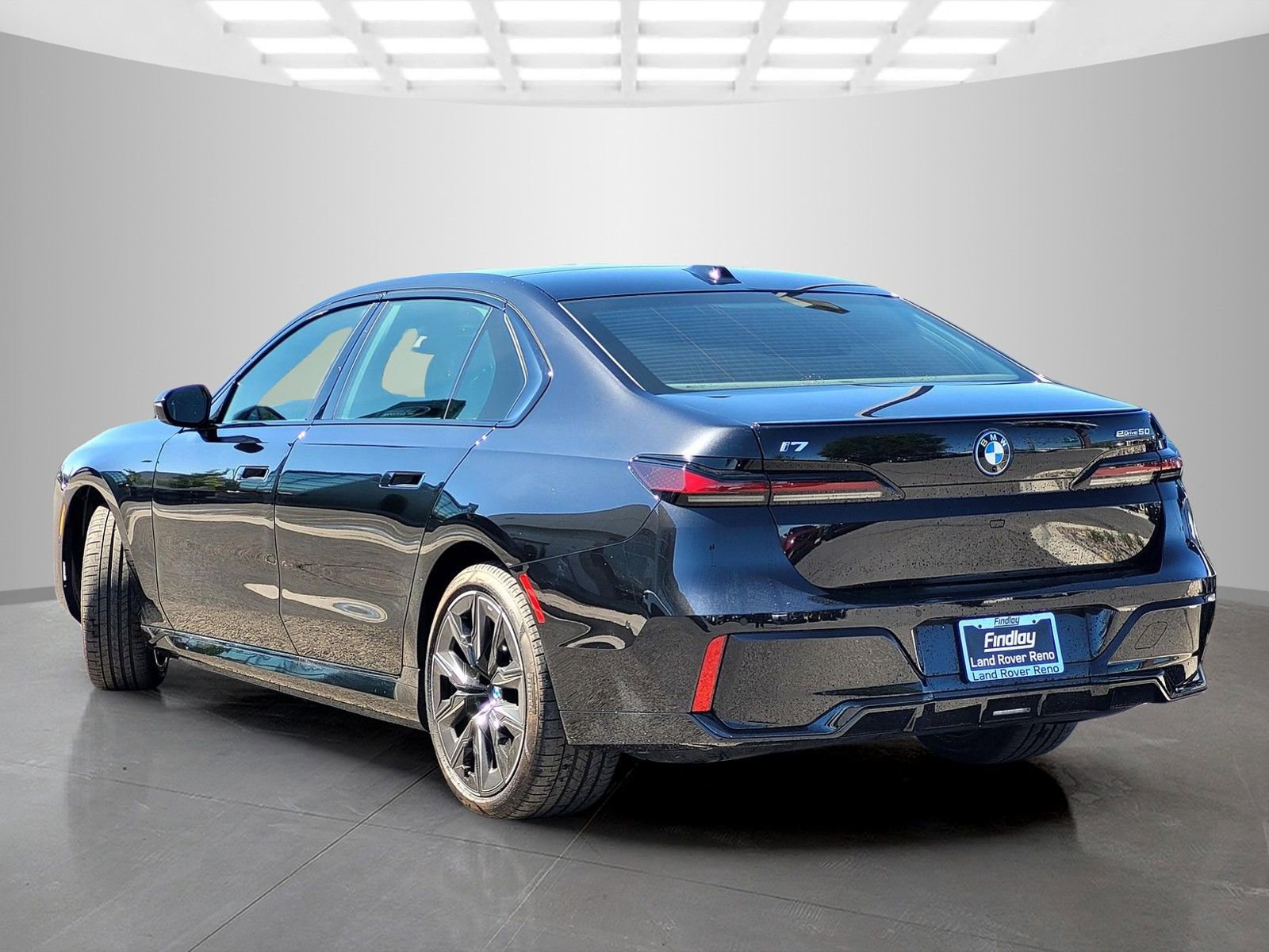 Used 2025 BMW i7 eDrive50 w/ M Sport Package RWD image 4