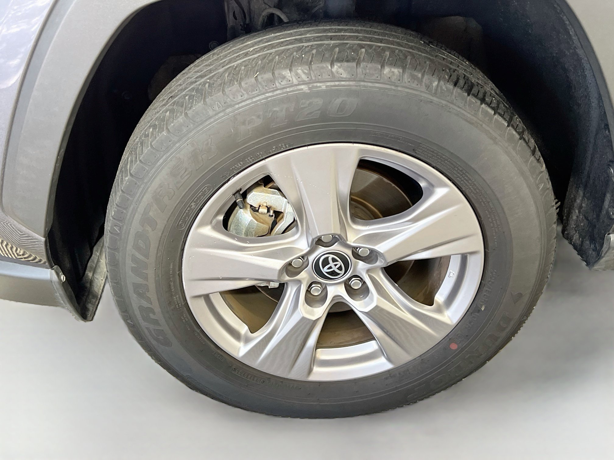 Used 2025 Toyota RAV4 XLE FWD image 14