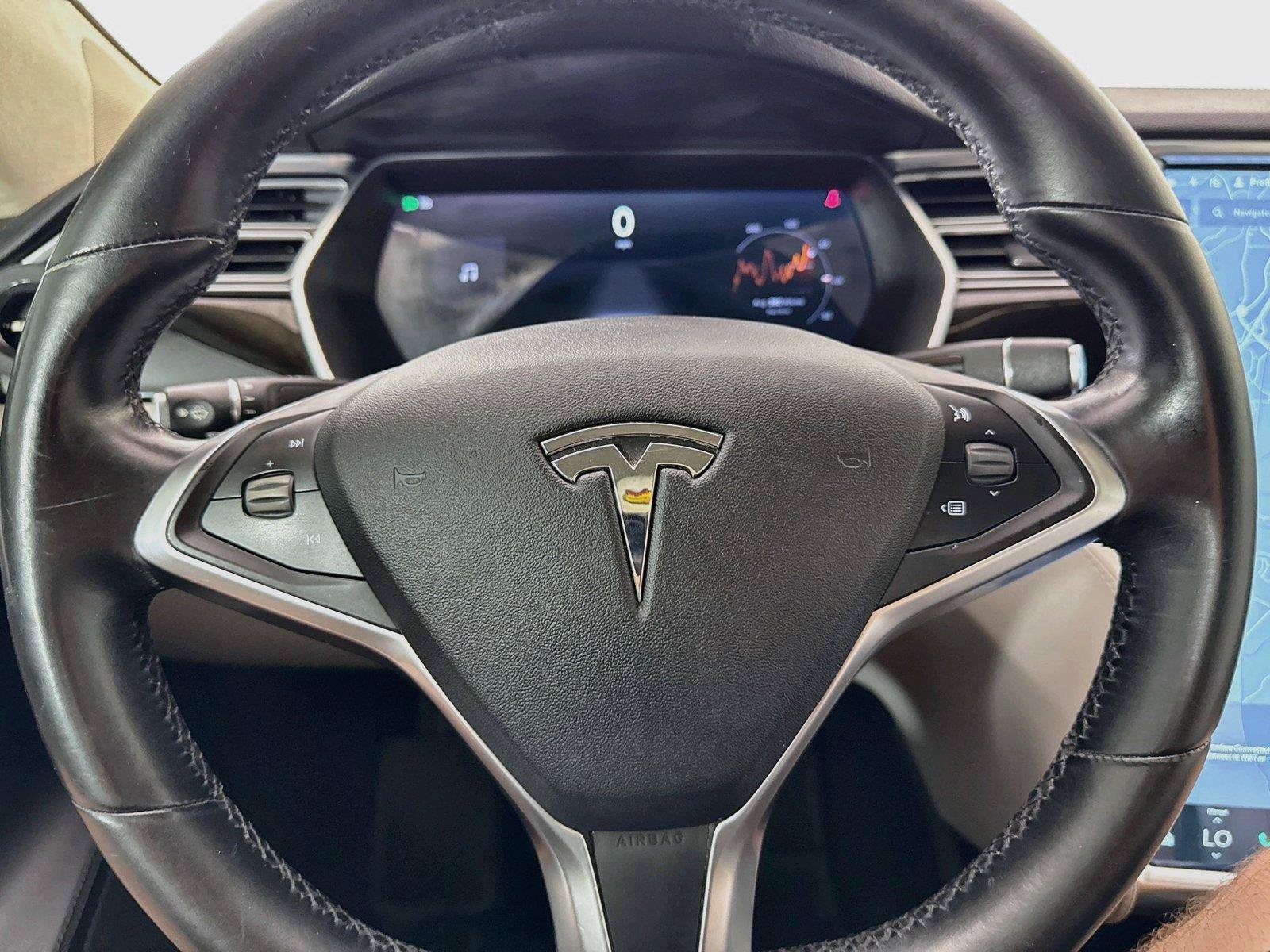Used 2015 Tesla Model S 70D AWD/4WD image 17