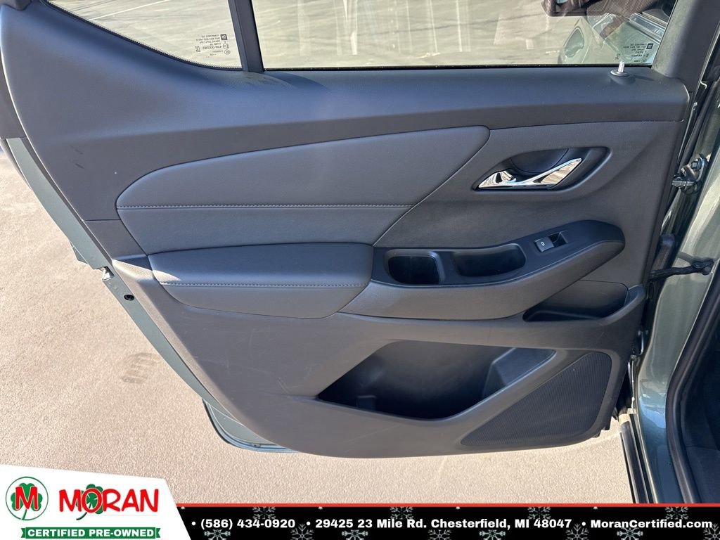 Used 2023 Chevrolet Traverse LT image 23