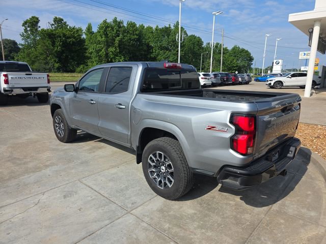 Used 2024 Chevrolet Colorado Z71 w/ Z71 Convenience Package 2 AWD/4WD image 3