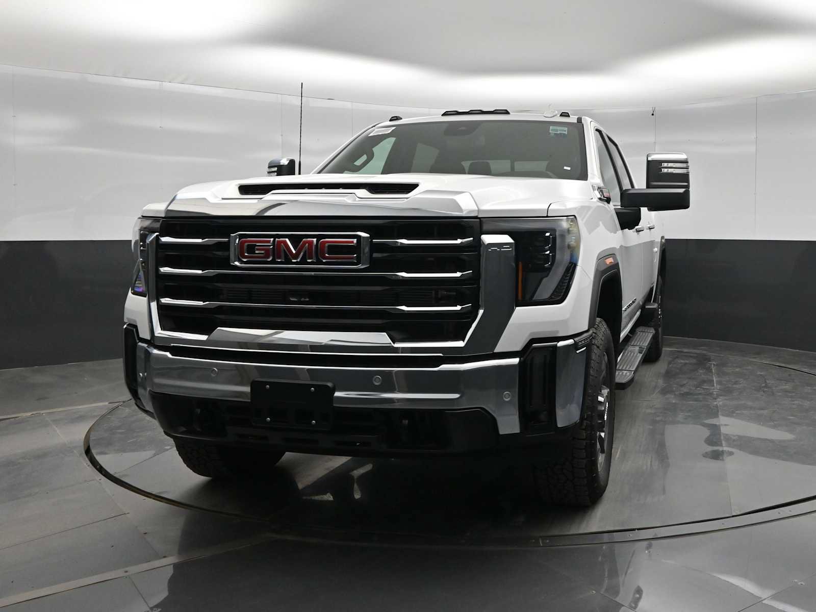 New 2026 GMC Sierra 2500 SLT w/ SLT Premium Package AWD/4WD image 3