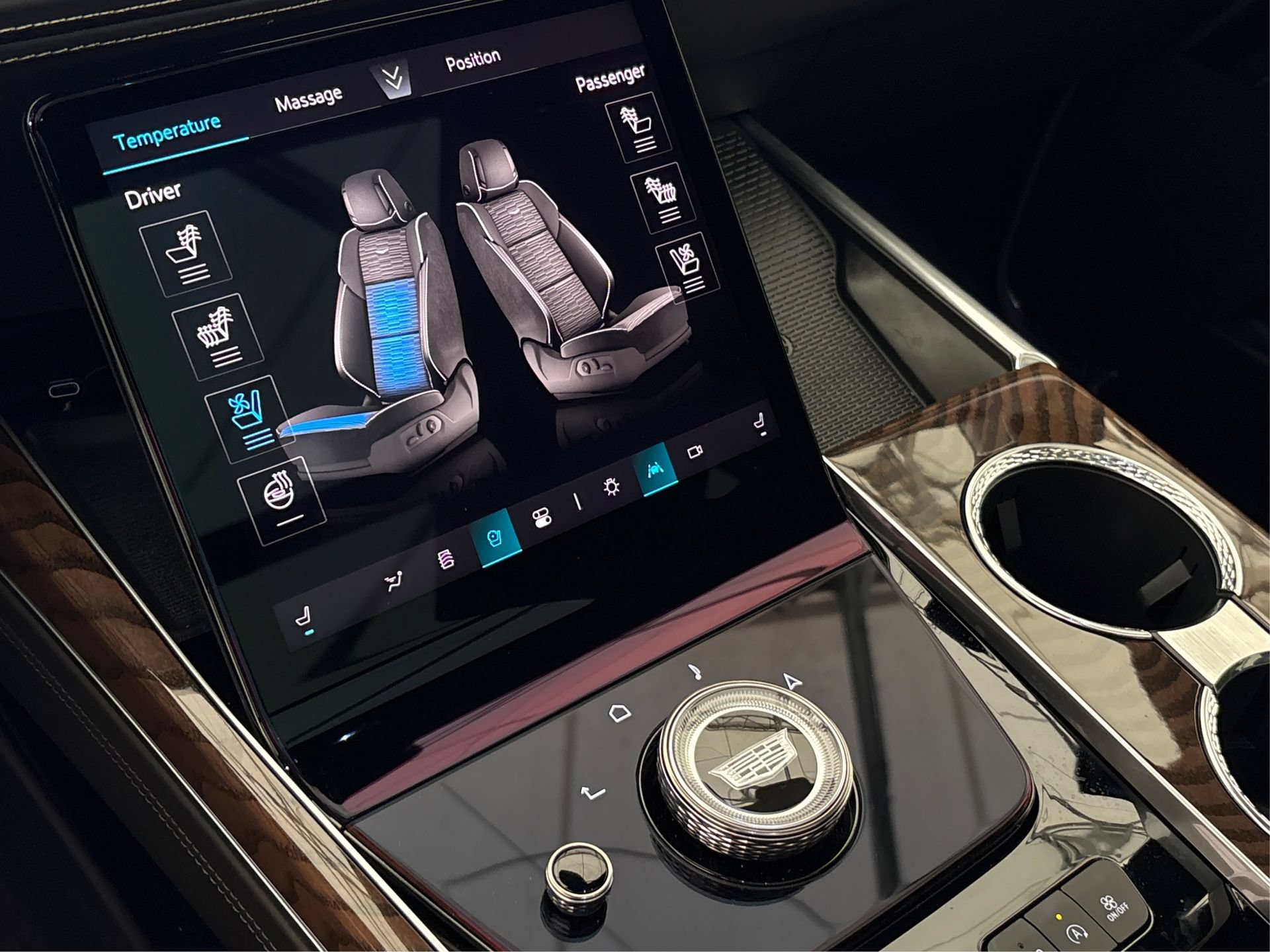New 2025 Cadillac Escalade ESV Sport Platinum AWD/4WD image 34