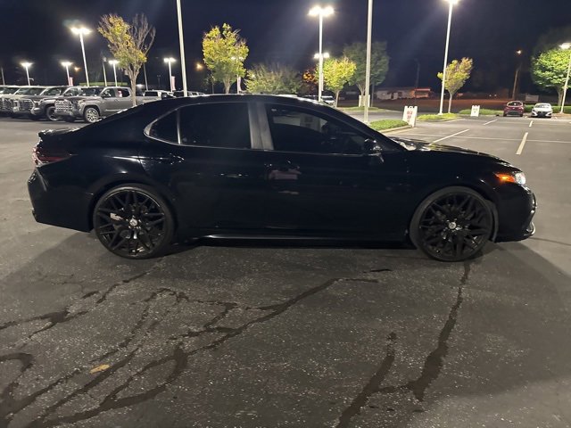 Used 2021 Toyota Camry SE image 4