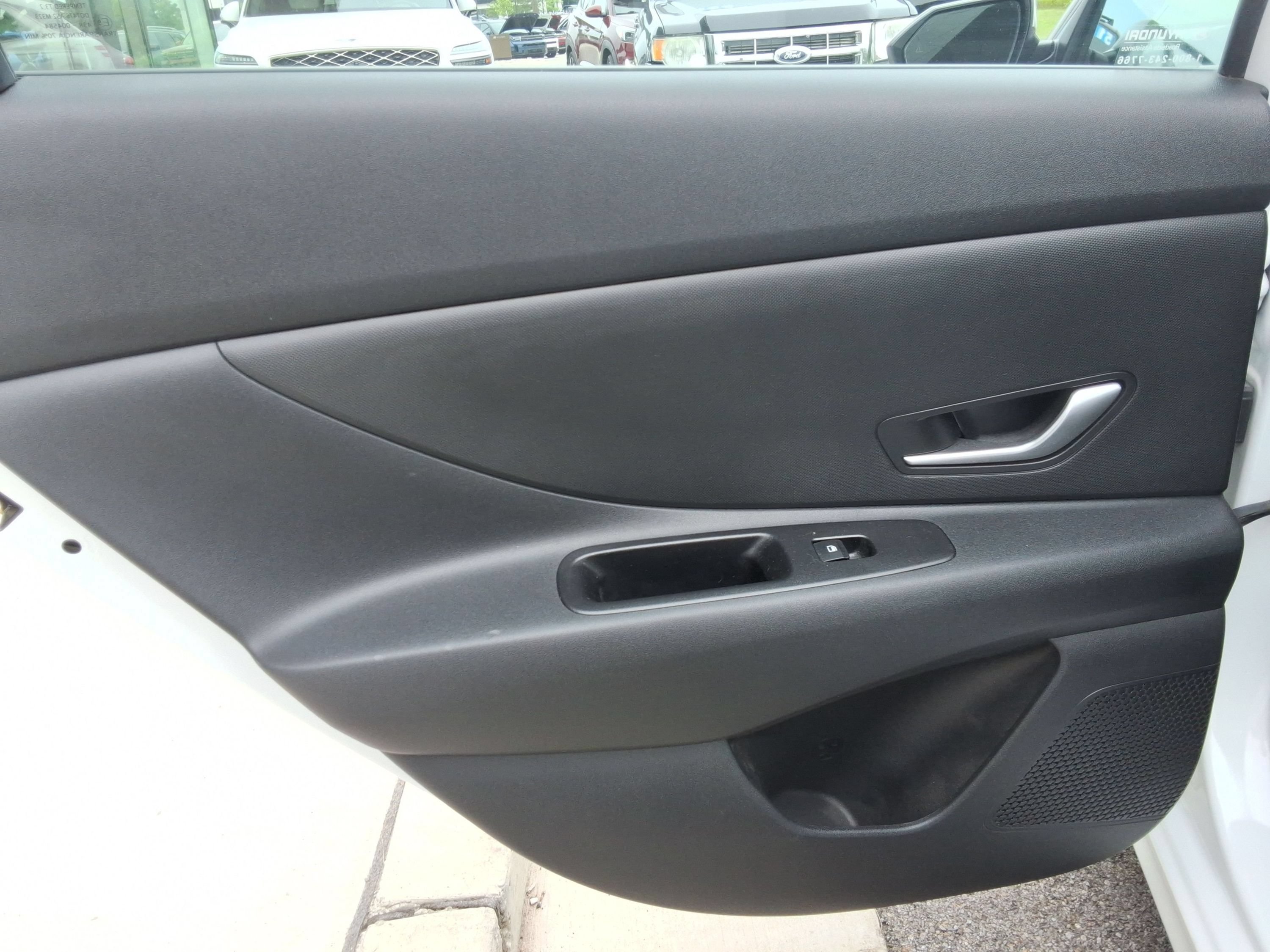 Used 2021 Hyundai Elantra SE FWD image 23