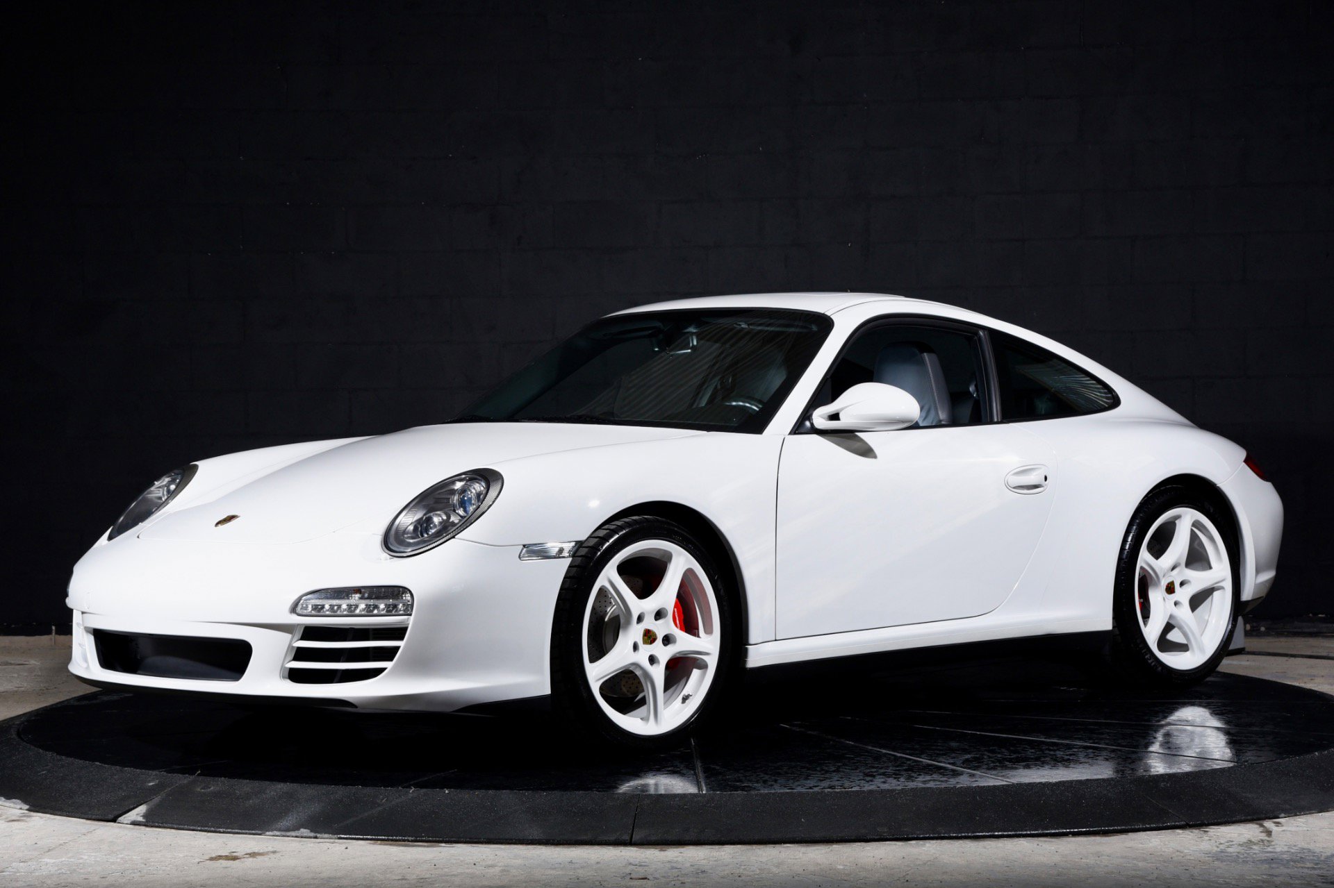 Used 2010 Porsche 911 Carrera 4S image 2