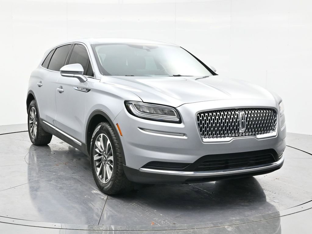 Used 2022 Lincoln Nautilus AWD w/ Premium Package image 3