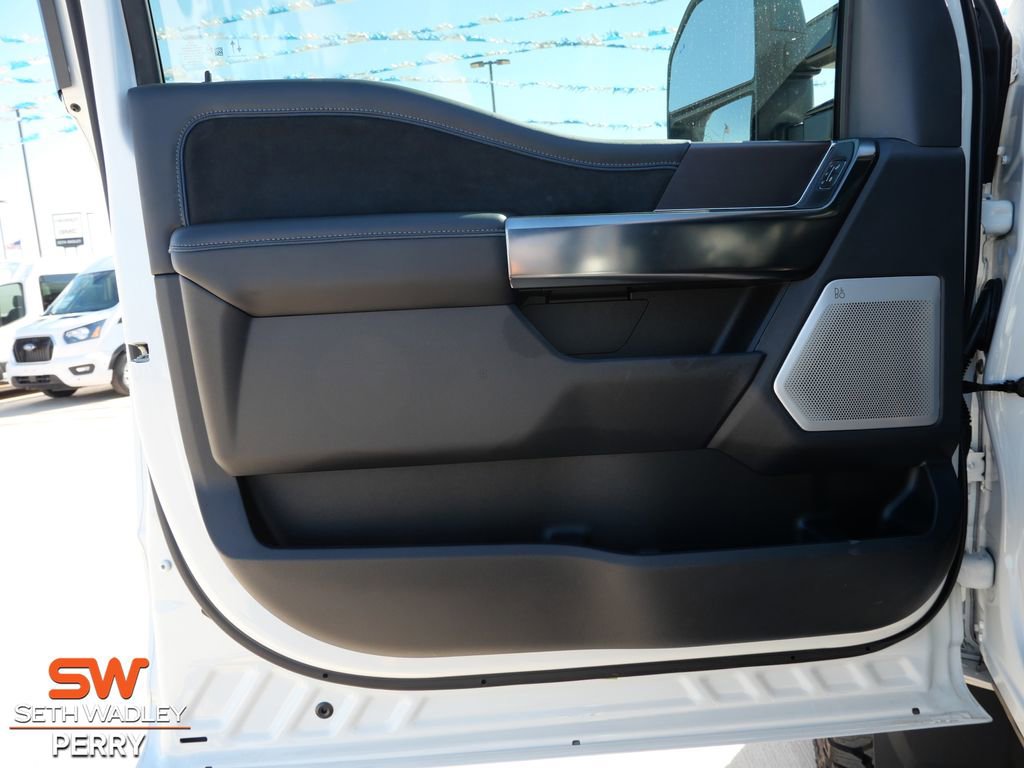 Used 2026 Ford F450 Platinum w/ FX4 Off-Road Package image 15