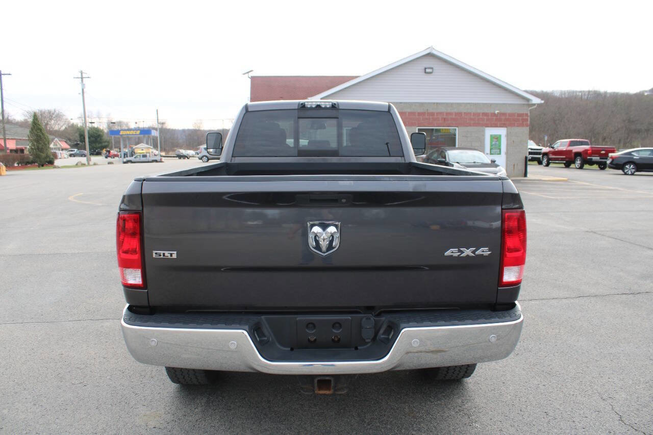 Used 2017 RAM 3500 SLT w/ Luxury Group image 4