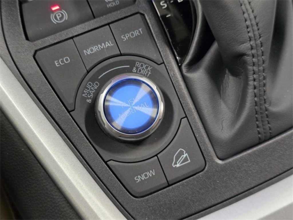 New 2025 Toyota RAV4 Limited image 8