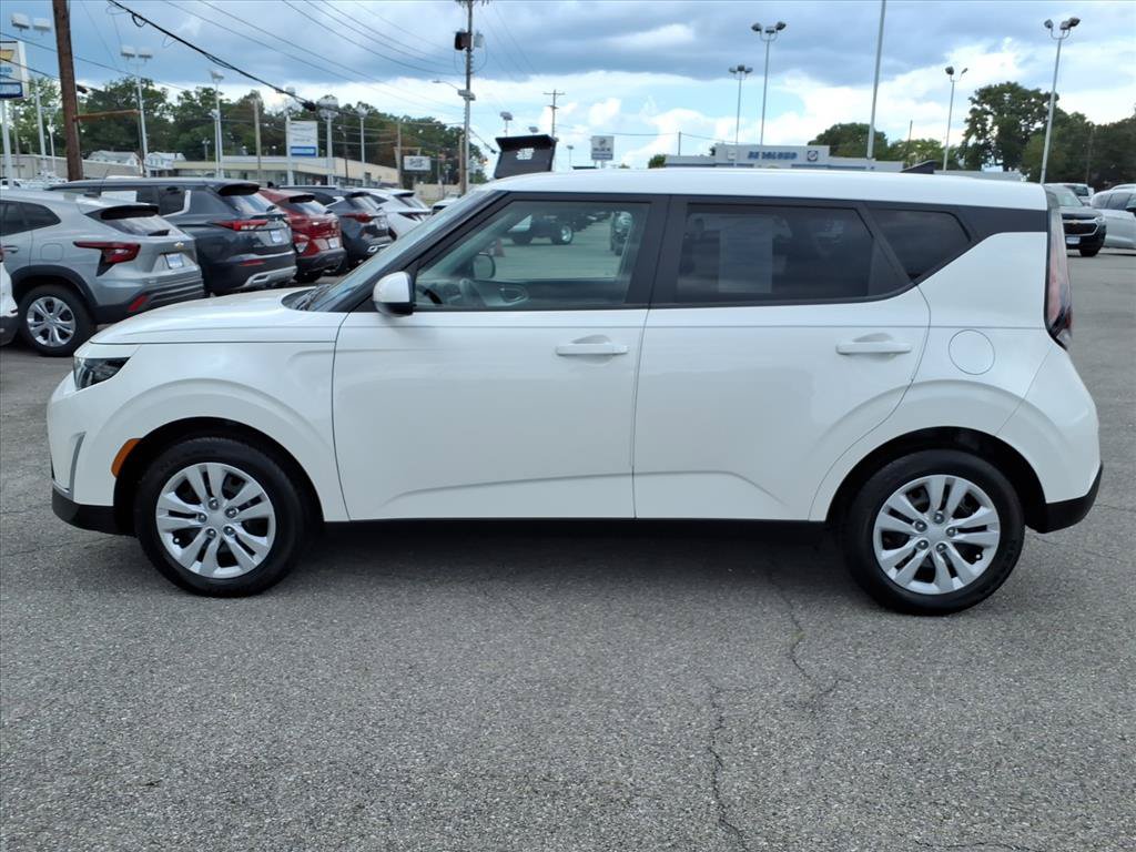 Used 2023 Kia Soul LX FWD image 7