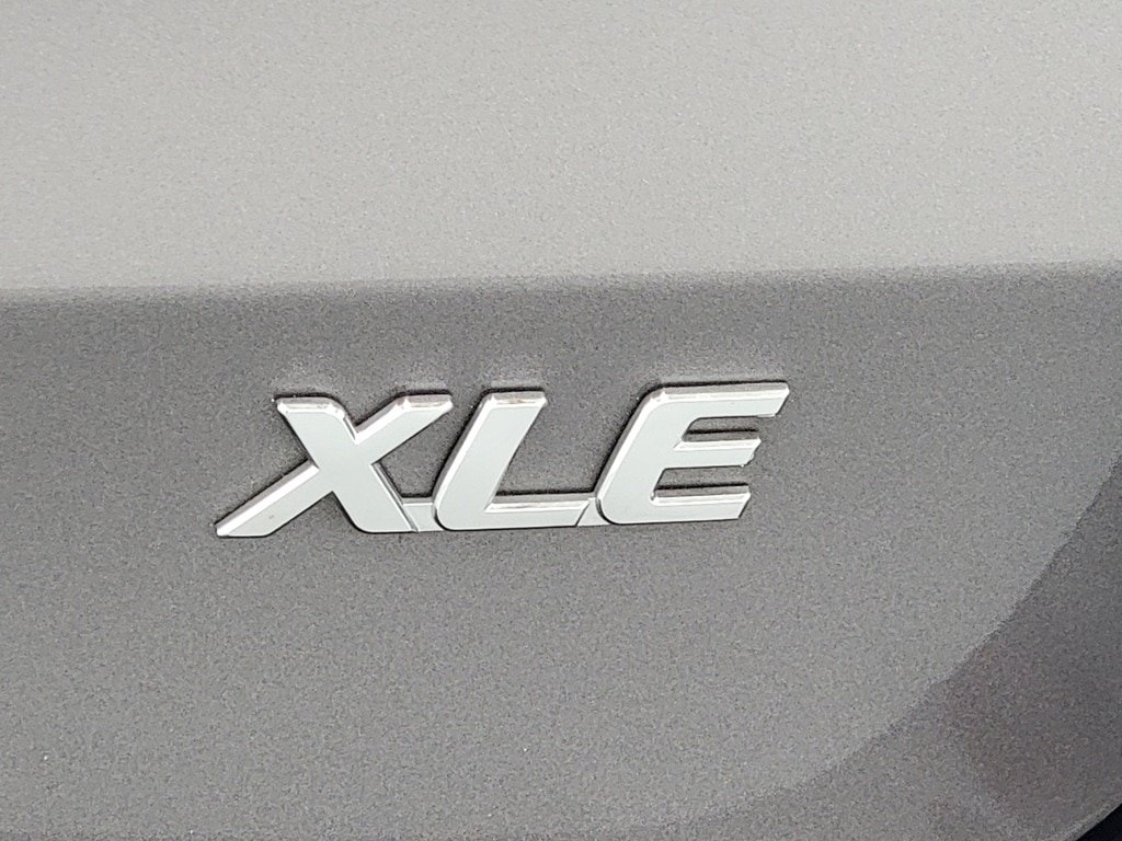 Used 2019 Toyota Sienna XLE Premium FWD image 10