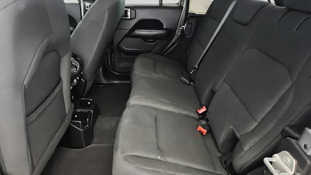 Used 2018 Jeep Wrangler Unlimited Sahara AWD/4WD image 20