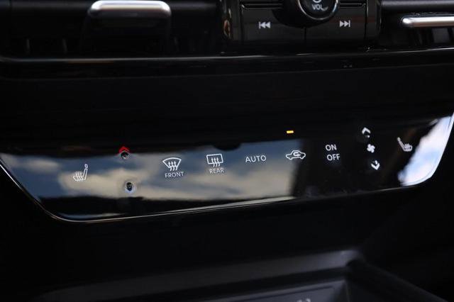 New 2026 Nissan Kicks SR w/ SR Premium Package image 16