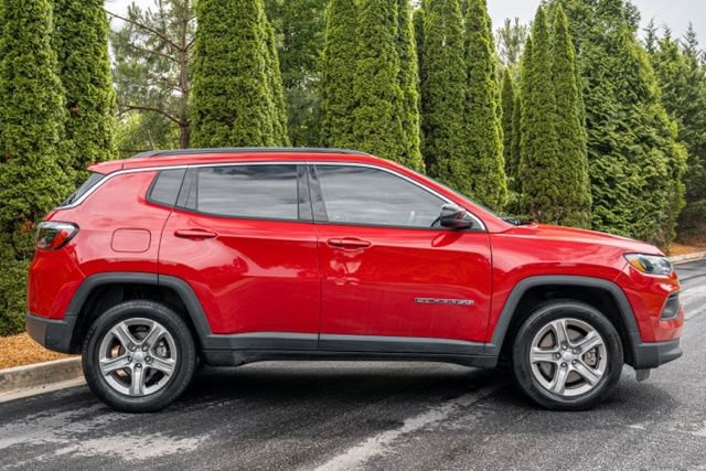 Used 2023 Jeep Compass Latitude AWD/4WD image 12