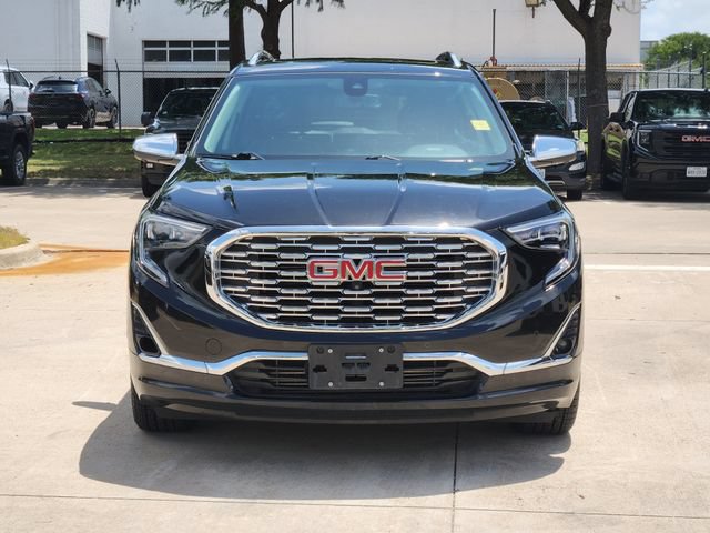 Used 2020 GMC Terrain Denali w/ Denali Premium Package FWD image 2