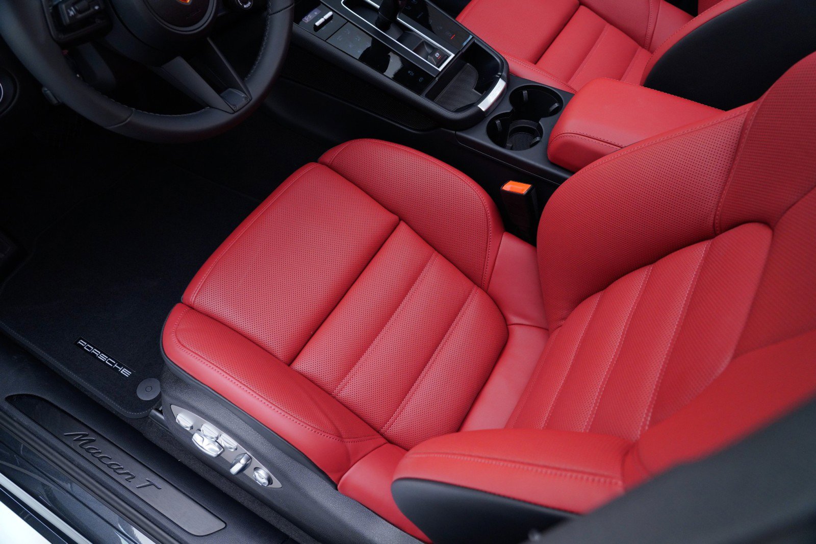 New 2026 Porsche Macan image 17