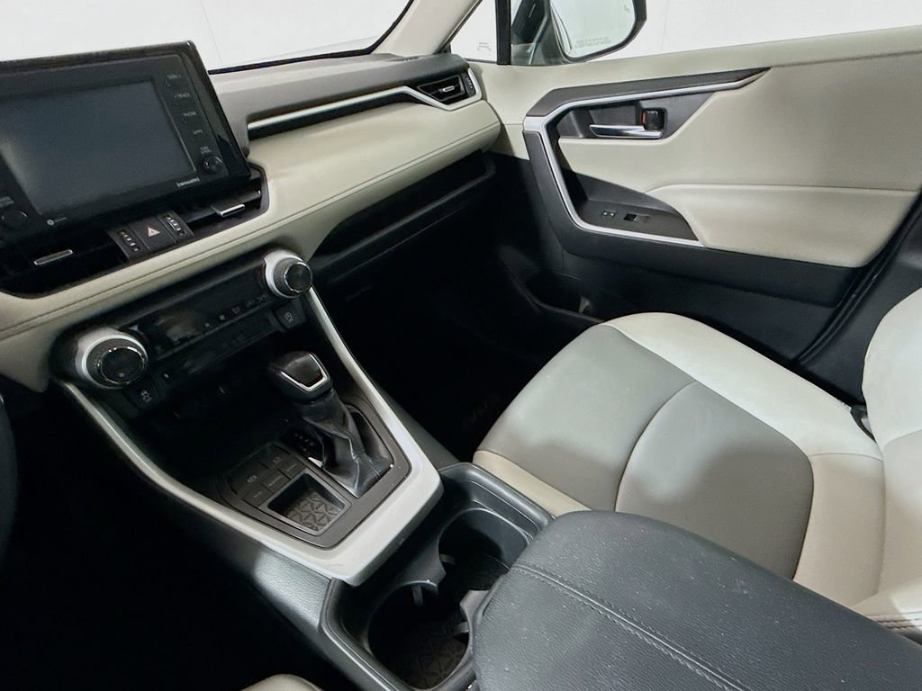 Certified 2020 Toyota RAV4 XLE Premium FWD image 21