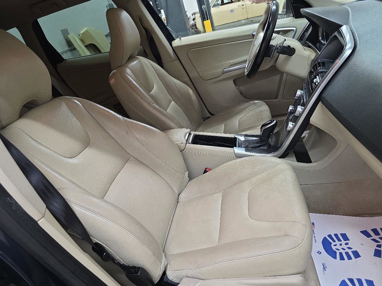Used 2015 Volvo XC60 T6 AWD/4WD image 40
