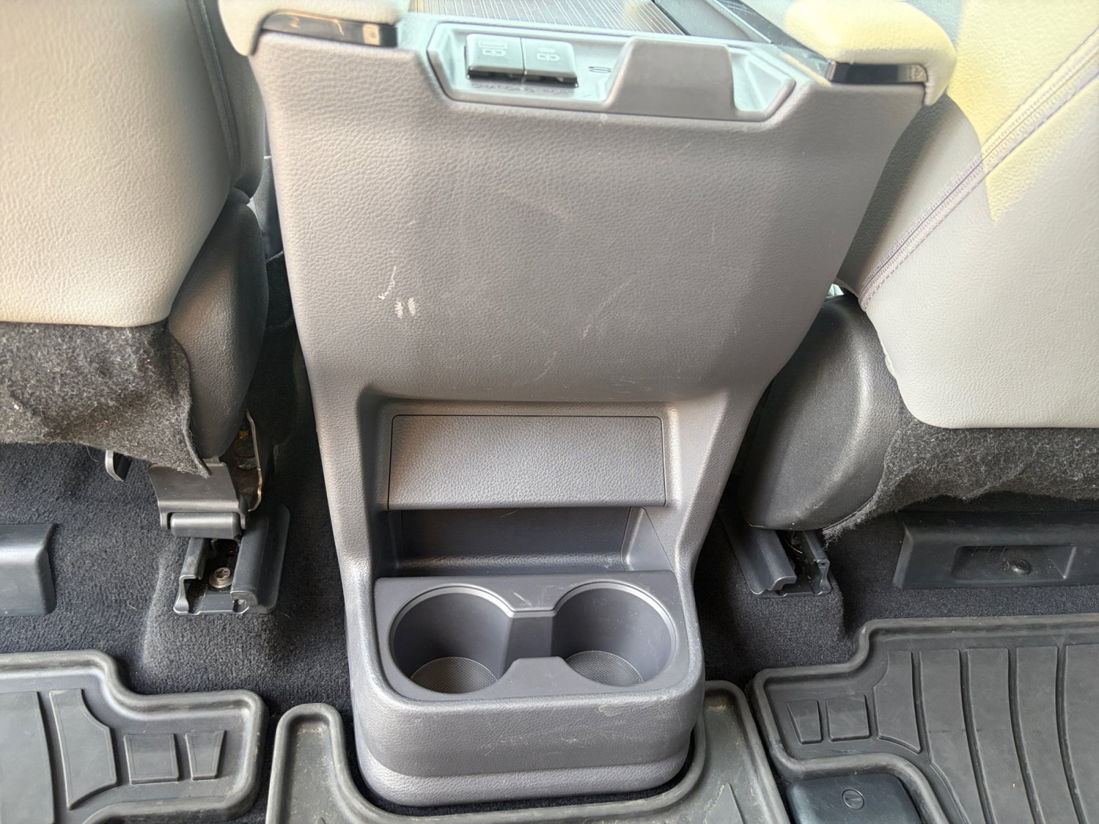 Used 2022 Toyota Sienna XLE FWD image 30