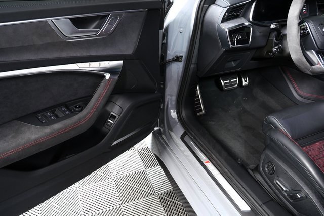 Used 2025 Audi RS 6 performance image 8