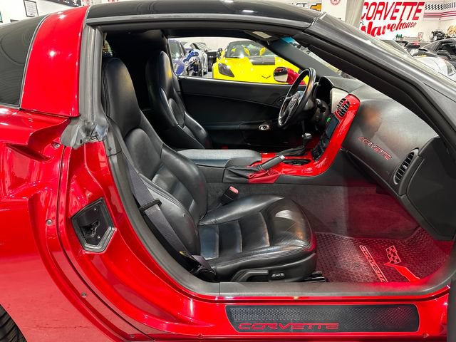 Used 2005 Chevrolet Corvette Coupe w/ Preferred Equipment Group RWD image 10