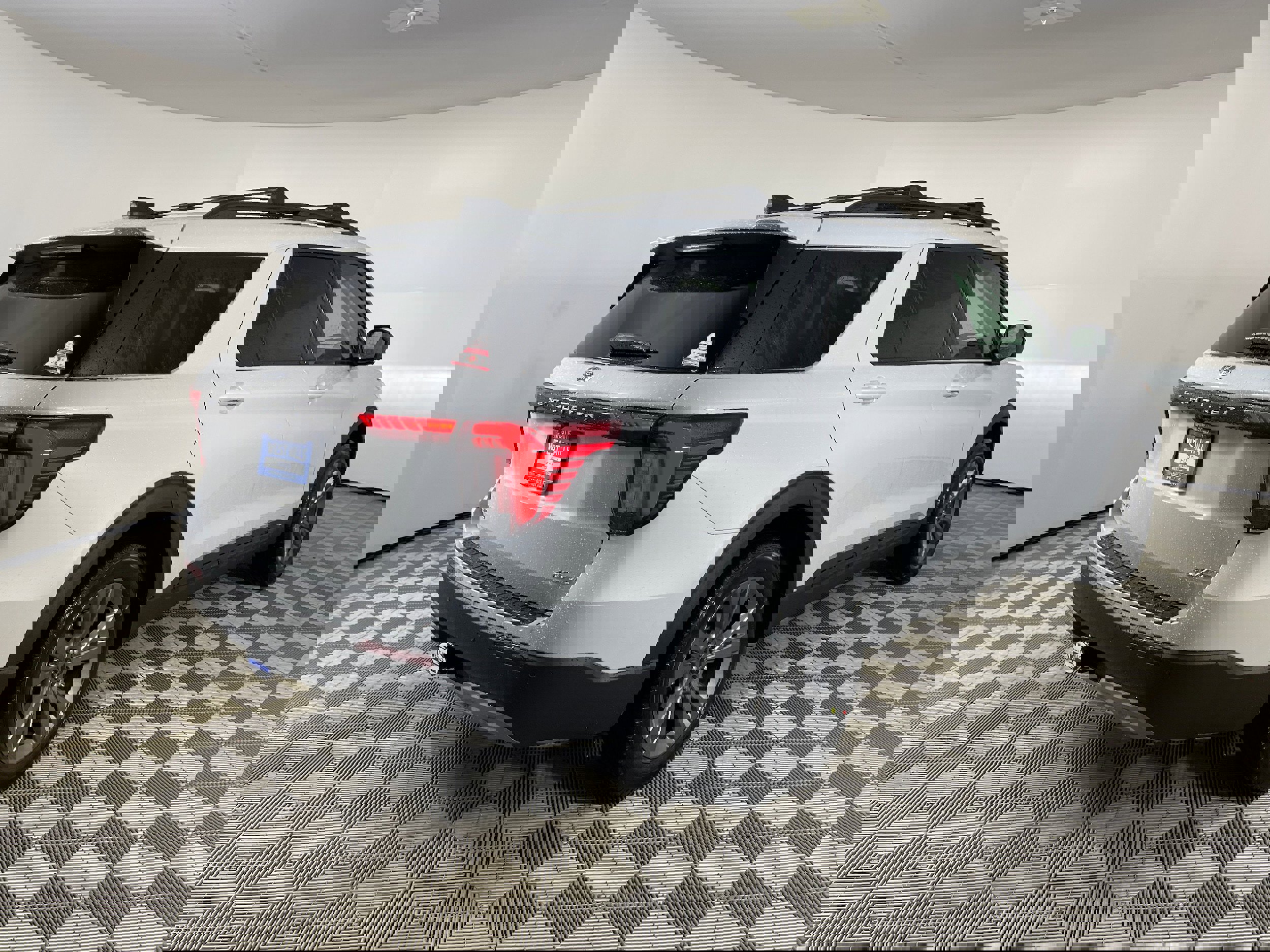 New 2026 Ford Explorer Active w/ Active Comfort Package image 6