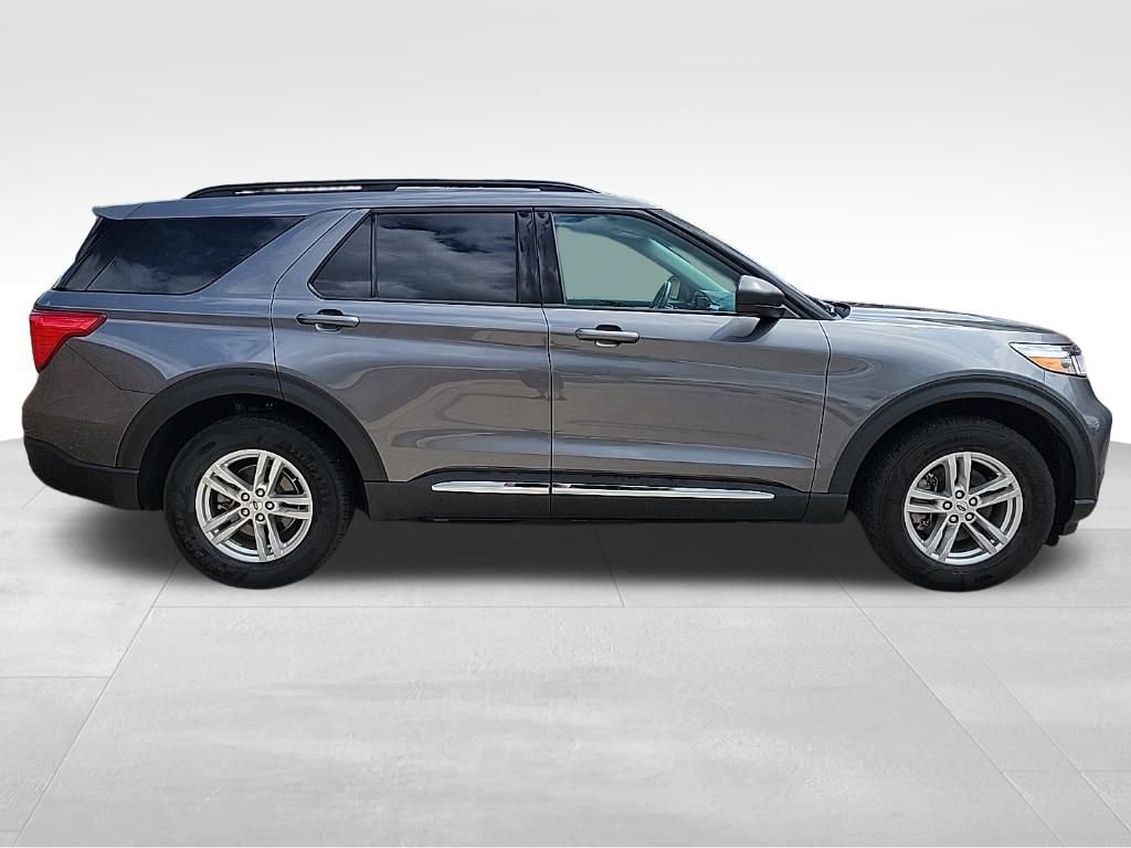 Used 2022 Ford Explorer XLT image 7
