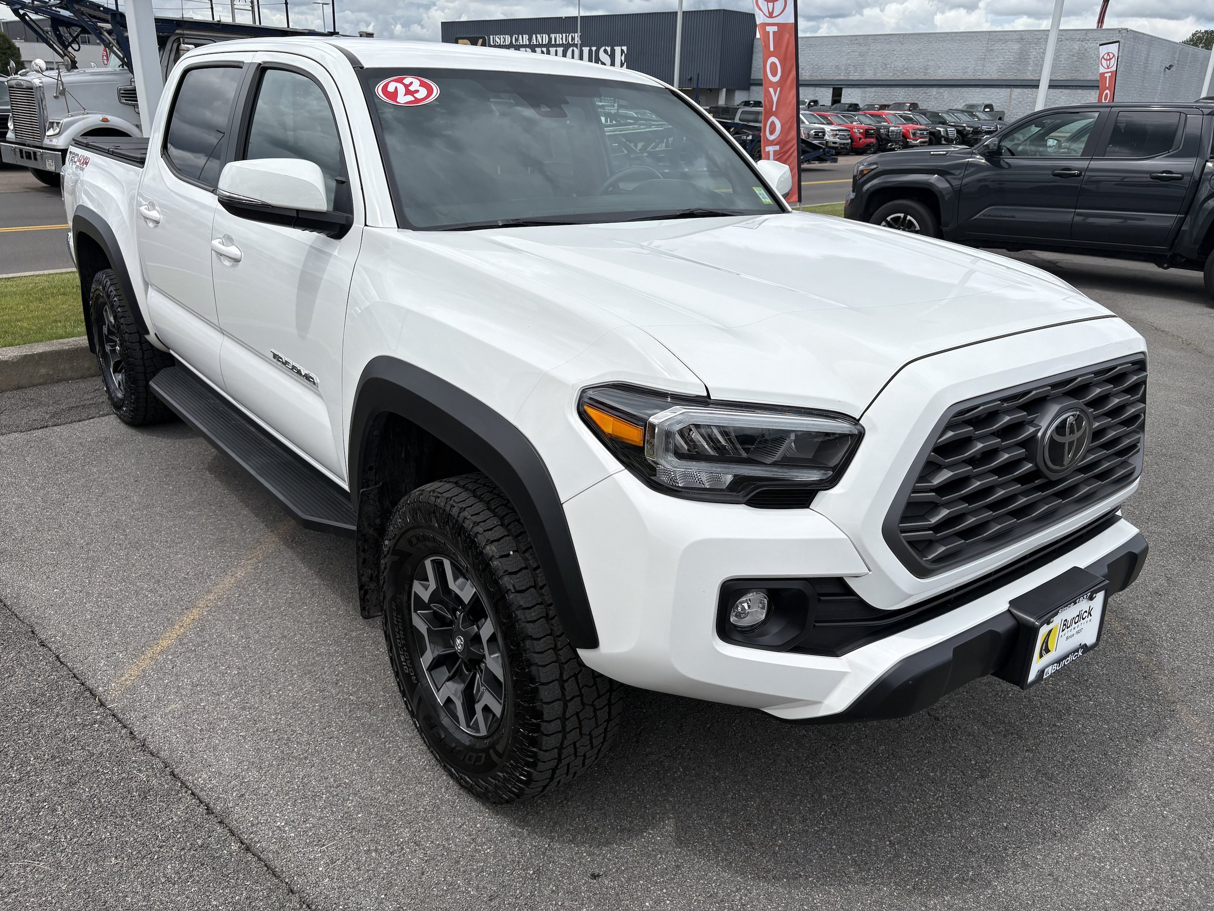 Used 2023 Toyota Tacoma TRD Off-Road AWD/4WD image 2